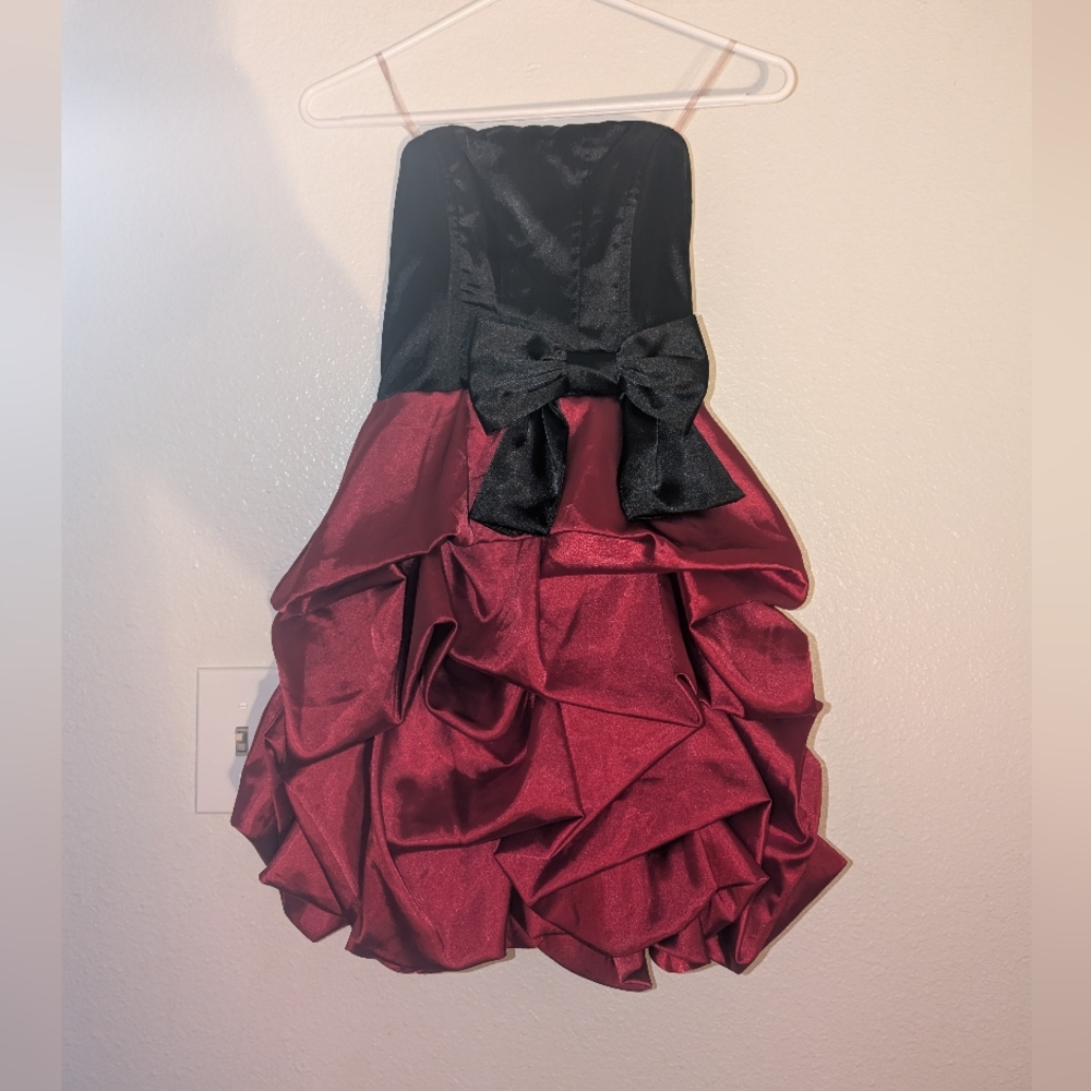 Teeze Me Black and Red Strapless Cocktail Dress